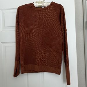 Burnt orange lulu pullover run sweater. Size 8. Like new. Opening for thumb.